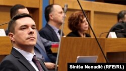 Na čelu ministarstva pravde je Miloš Bukejlović, koji se nalazi na listi sankcija Sjedinjenih Američkih Država od jula prošle godine zbog odgovornosti za izradu zakona o neprimjenjivanju odluka Ustavnog suda BiH.