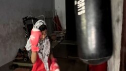Pakistanka odbacuje burku radi boksačkog ringa Pakistanka odbacuje burku radi boksačkog ringa