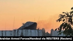 Внаслідок російського ракетного удару по порту «Південний» на Одещині вдень 19 квітня зруйновано ємності з агропродукцією, фото ілюстративне