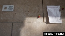 Пропавшие таблички "Последнего адреса" с Дома специалистов в Петербурге