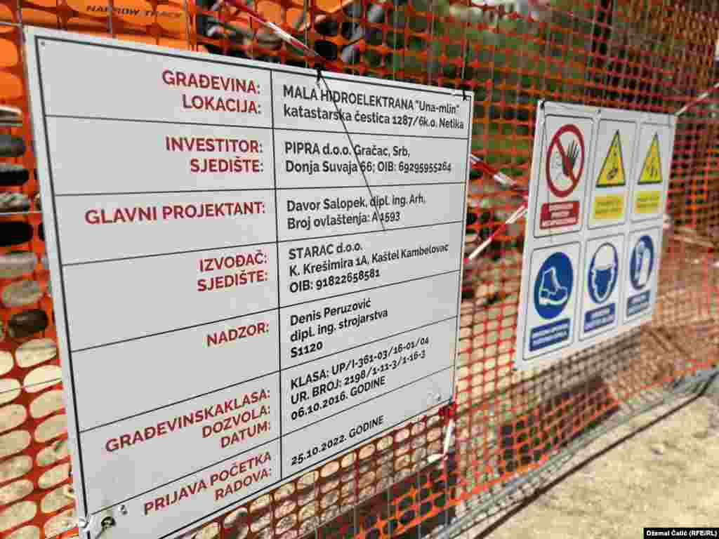 Tabla sa detaljima o projektu i investitoru izgradnje male hidroelektrane "Una-mlin", 25. jula 2024.  