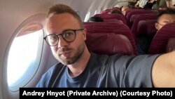 Beloruski novinar, reditelj i opozicioni aktivista Andrej Gnjot je negirao optužbe za utaju poreza na osnovu kojih ga beloruske vlasti potražuju od Srbije.