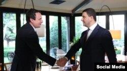 Sastanak Kurtija (levo) i Krasnićija, Priština, 13. maja 2024.