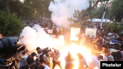 საპროტესტო აქციის დაშლა ერევანში. პოლიციამ ბგერითი ყუმბარები გამოიყენა. 12 ივნისი, 2024 წელი