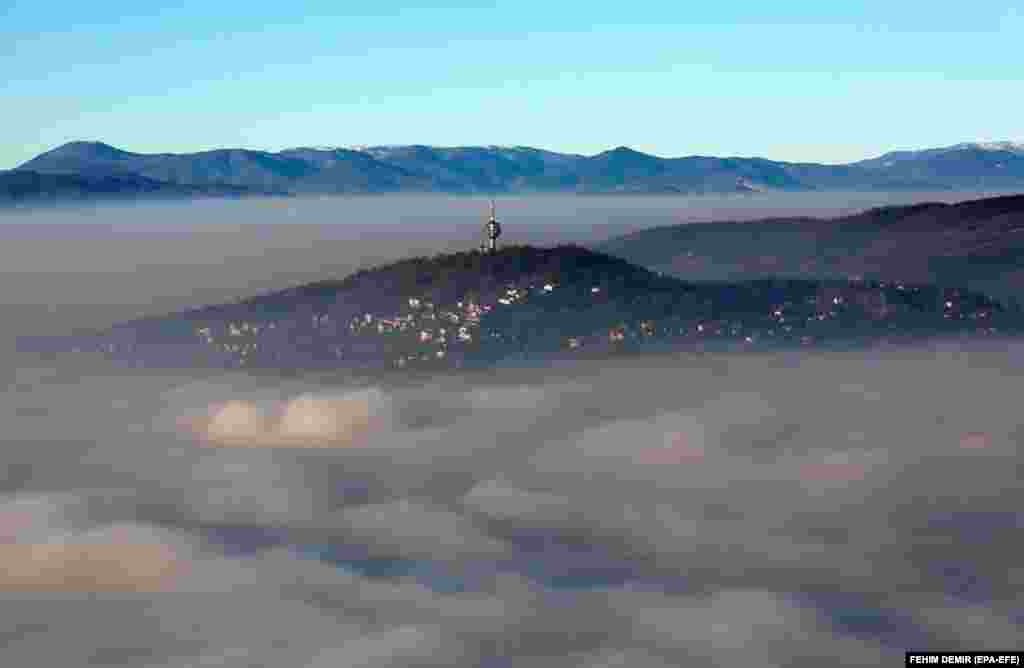 Prema podacima objavljenim na sajtu organizacije Eko akcija, zrak u Sarajevu je 20. decembra ocijenjen nezdravim. 