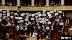 Protest poslanika krajnje ljevice u Donjem domu parlamenta, Pariz, 20. mart 2023.