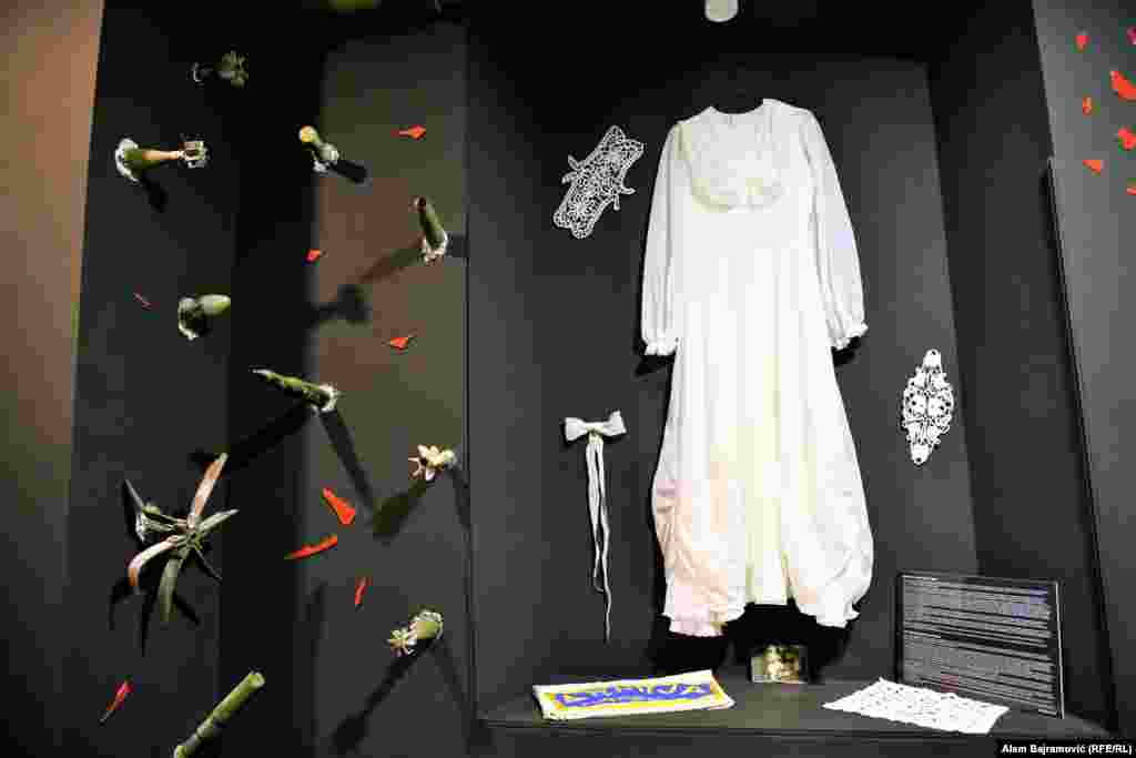 Nastojali su da prikažu sve aspekte života u gradu pod opsadom.  