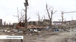 Вугледар: руїни міста. Як виживають місцеві попри обстріли та штурми армії РФ (відео) Вугледар: руїни міста. Як виживають місцеві попри обстріли та штурми армії РФ (відео)