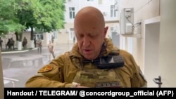 Євген Пригожин під час виступу в штабі Південного військового округу Росії в місті Ростові-на-Дону