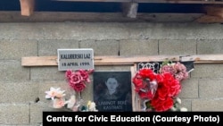 Sa obilježavanja 25 godina od ratnog zločina u Kaluđerskom lazu, u organizaciji Haxhi Lajci i advokata Velije Murića. Foto: Centar za građansko obrazovanje