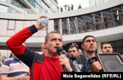 "ბოდიში, ვისაც სიმშვიდე დაგირღვიეთ", - მიმართავს ტარიელ მიქაცაძე თბილისელებს