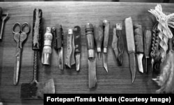 Oružje zaplenjeno od zatvorenika u zatvoru Marijanostra 1987.
