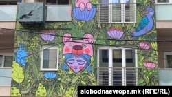 Дел од мурал на зграда во Капиштец, направен од Драган Китановски-Драш во 2018