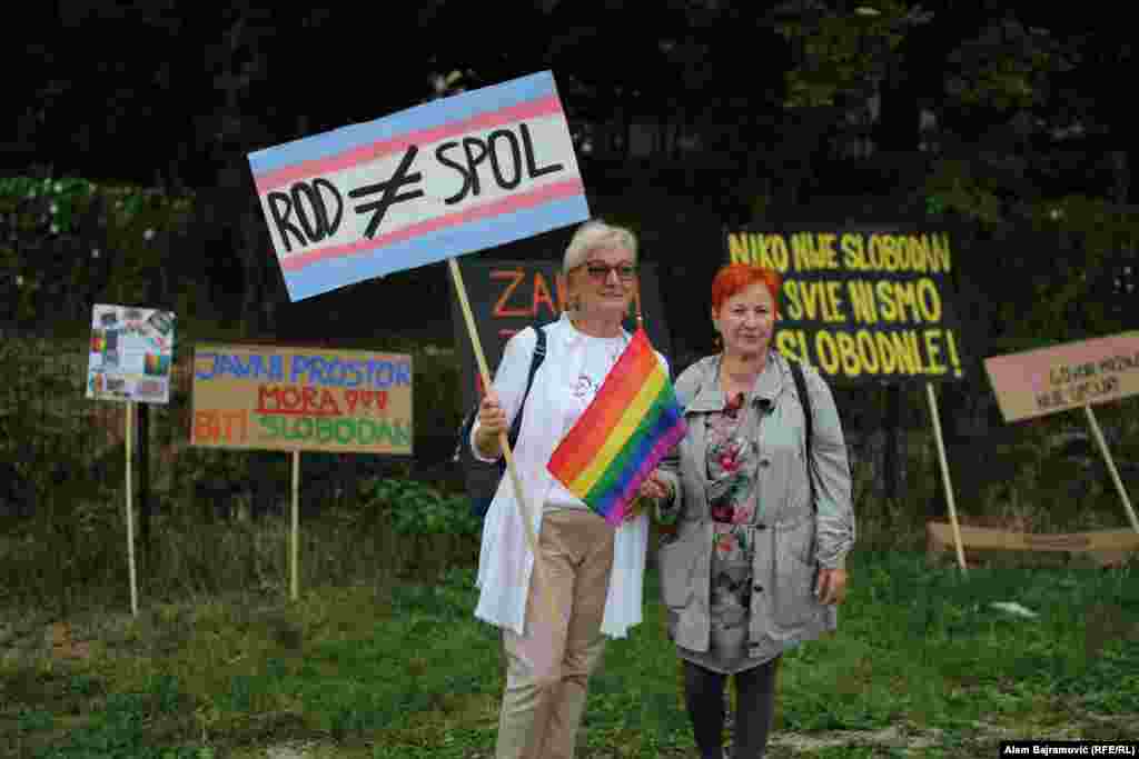 Ove godine Povorku ponosa osigurava nešto manji broj policajaca, što organizatori vide kao pomak naprijed. 