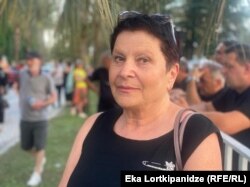 ნანა პაპუნაიშვილი, ბათუმის მეორე საჯარო სკოლის ქიმიის მასწავლებელი, 68 წლის.