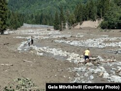 დაკარგულებს ეძებენ ადგილობრივები და დაკარგულების ახლობლებიც