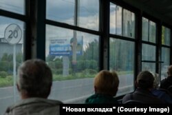 Рекламы с приглашением на контрактную службу в Прокопьевске хватает. Фото: Виль Pавилов для НВ