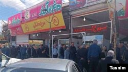 صف طولانی خرید مرغ در استان آذربایجان غربی