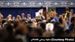 تنها عکسی که سایت خامنهای از دیدار امروز با کارگران منتشر کرده است