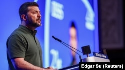 Ukrajinski predsednik Volodimir Zelenski govori na "Dijalogu Šangri-La" koji svake godine u Singapuuru organizuje Međunarodni institut za strateške studije sa sedištem u Londonu, 2. jun 2024.