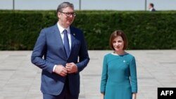 Predsednik Srbije Aleksandar Vučić sa predsednicom Moldavije Maiom Sandu, 1. juni 2023.