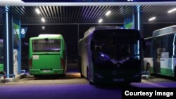 Бишкектеги автобустардын газ куюучу бекети. Иллюстрациялык сүрөт.