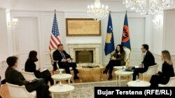 Eskobar u razgovoru sa predsednicom Kosova Vjosom Osmani, Priština, 17. mart 2023.