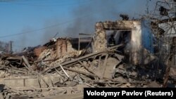 Mesto udara ruskog napada u selu Lipci u Harkivskoj oblasti, 10. april 2024.