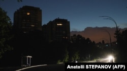 Зазначається, що енергоживлення об’єктів критичної інфраструктури, які виконують функцію життєзабезпечення населення, не будуть обмежувати.