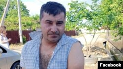 ნაცემი გიორგი მუმლაძის ფოტოს აქტივისტი ნიკა ნარსია ავრცელებს ფეისბუკზე.