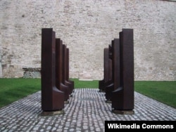 დეზერტირების სახსოვრად დადგმული ძეგლი ერფურტში