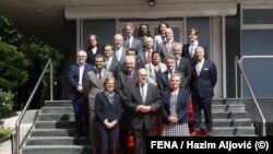Fotoarhiv: Visoki predstavnik u BiH Kristijan Šmit sa članovima Vijeća za provedbu mira 