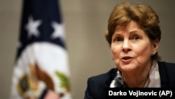 ჯინ შაჰინი, დემოკრატი სენატორი ნიუ-ჰემფშირის შტატიდან