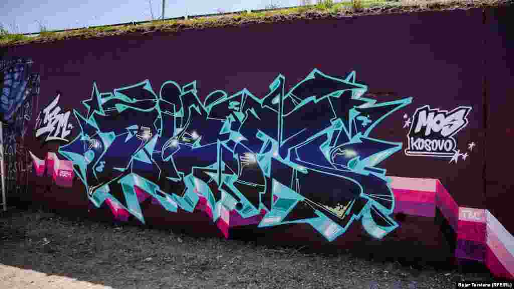 Još jedan mural napravljen tokom festivala održanog u Prištini.