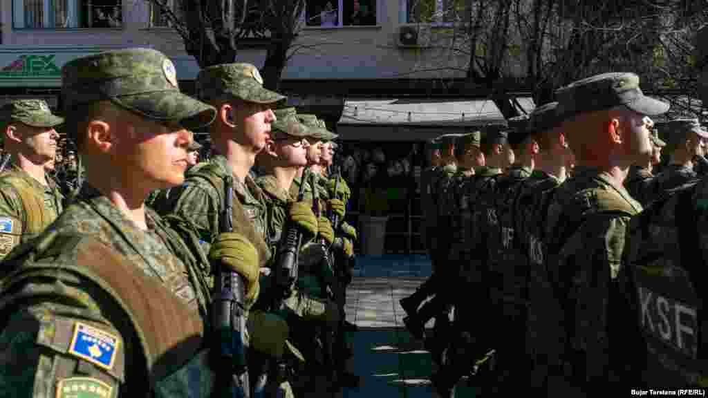 Kosovske bezbednosne snage danas broje blizu 2.500 redovnih vojnika i 800 rezervista. 