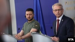 Predsjednik Ukrajine Volodimir Zelenski sa premijerom Bugarske Nikolajem Denkovim