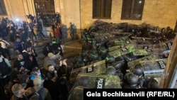 საპროტესტო აქცია პარლამენტთან. 16 აპრილი, 2024 წელი