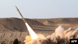 Испытание ракеты класса земля-земля Fateh 110 в Иране, 2010 год