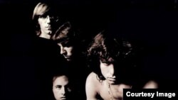 Фрагмент обложки альбома Riders on the storm группы The Doors