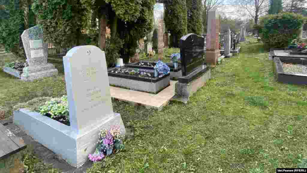 В настоящее время в Литве действуют четыре мечети – в Нямежисе, в деревне Сорок татар Вильнюсского района, в Райжяй близ Алитуса и в Каунасе.