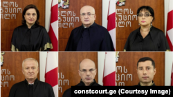მოსამართლეები, რომლებმაც პრეზიდენტს კონსტიტუციის დარღვევა დაუდგინეს: მანანა კობახიძე, მერაბ ტურავა, ევა გოცირიძე, ხვიჩა კიკილაშვილი, გიორგი თევდორაშვილი, ვასილ როინიშვილი
