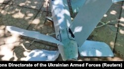 რუსული უპილოტო საფრენი აპარატის - "ლანცეტის" ნაწილი. ჩამოგდებულია უკრაინის შეიარაღებული ძალების მიერ, ზაპოროჟიეს ოლქში, 2022 წლის ივლისში.