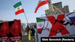 Iranci koji žive u Ukrajini protestovali su u Kijevu u oktobru 2022. godine zbog toga što iranska vlada isporučuje dronove Rusiji usred ruske invazije na Ukrajinu