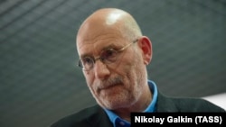 ფოტო არქივიდან. ბორის აკუნინი