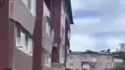 Жители Уссурийска паркуются на лодках в окна домов. Наводнение в Приморье.MP4 Жители Уссурийска паркуются на лодках в окна домов. Наводнение в Приморье.MP4