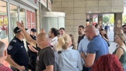 Incident tokom izbornog dana u Novom Sadu Incident tokom izbornog dana u Novom Sadu