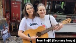 Ana-Marija (lijevo) i Ines tokom snimanja videa u Mostaru.