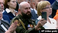 Bratislav Živković tokom govora ruskog predsednika Vladimira Putina, u Moskvi, 21. februara 2022. 