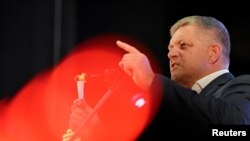 Robert Fico na skupu svoje partije uoči parlamentarnih izbora, Banovce nad Bebravom, septembar 2023.