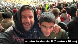 გიორგი და სანდრო თარხნიშვილები საქართველოს გამარჯვებას ზეიმობენ